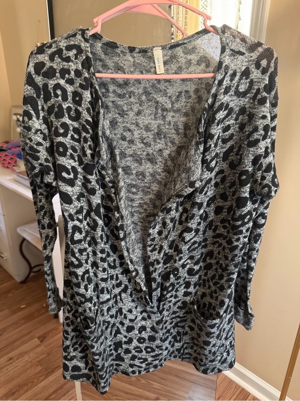 Mai Soli Gray & Black Leopard Open-Front Cardigan